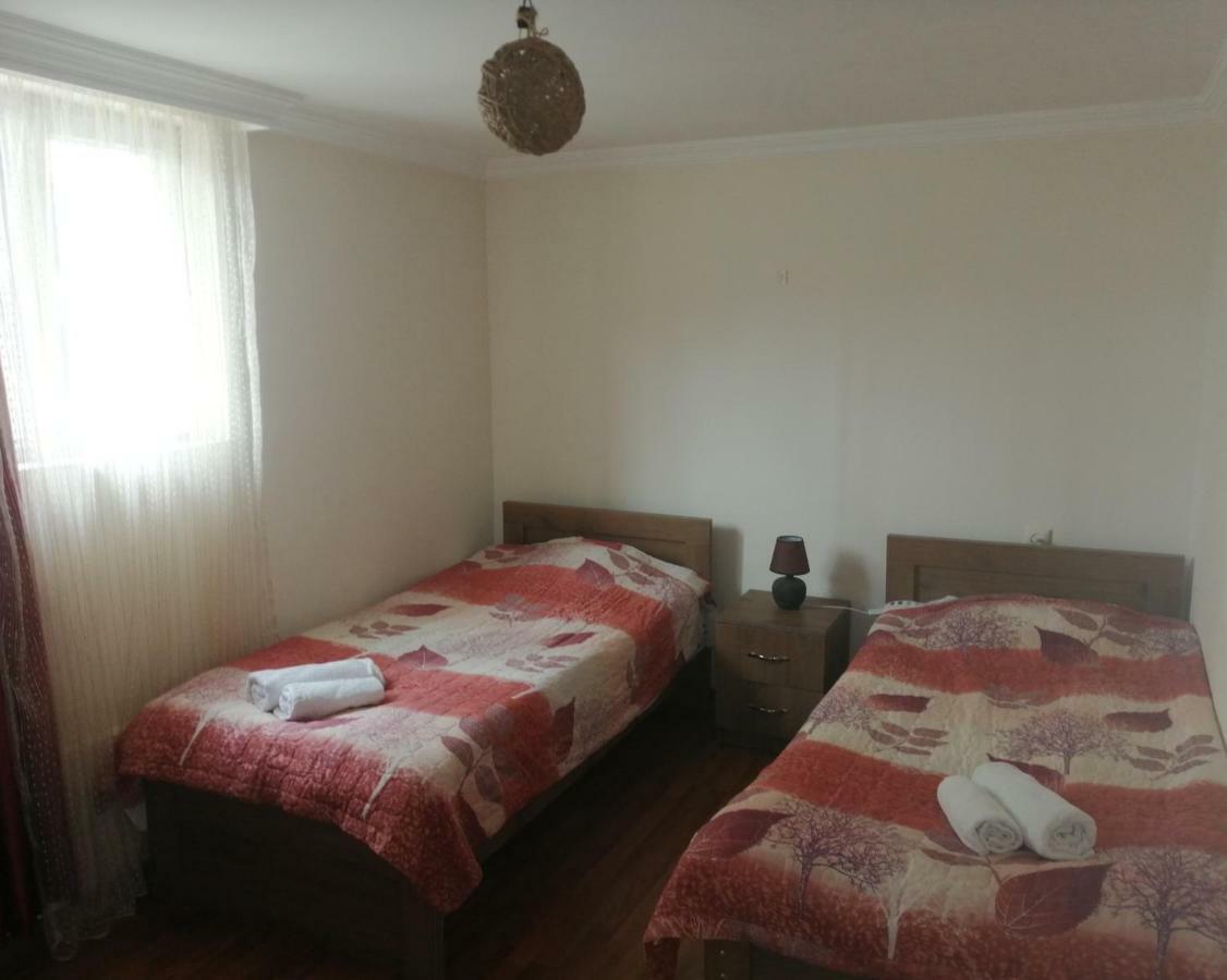 Jeiran Japaridze'S Guesthouse Mestia Exterior photo